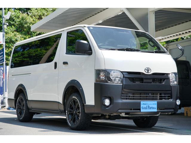 TOYOTA / HIACE van 4WD
