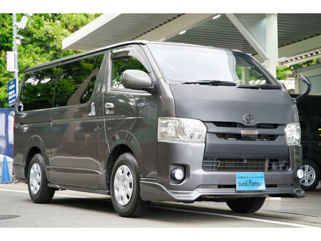 TOYOTA / HIACE van 4WD