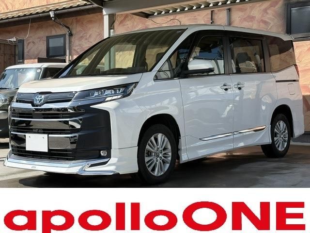 TOYOTA / NOAH HYBRID 4WD