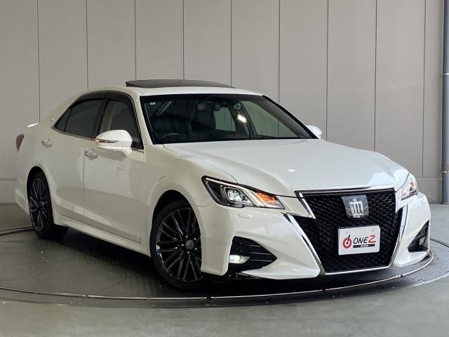 TOYOTA / CROWN sedan