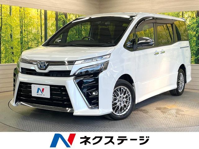 TOYOTA / VOXY HYBRID