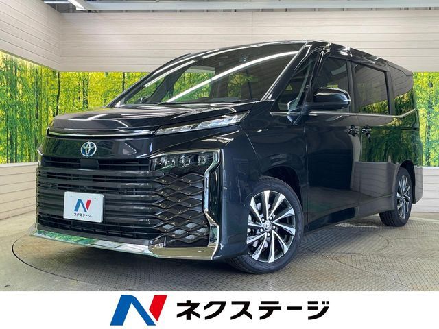 TOYOTA / VOXY HYBRID