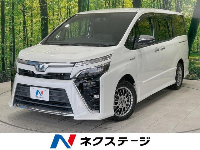 TOYOTA / VOXY HYBRID
