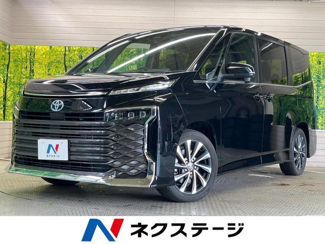 TOYOTA / VOXY HYBRID