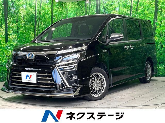 TOYOTA / VOXY HYBRID