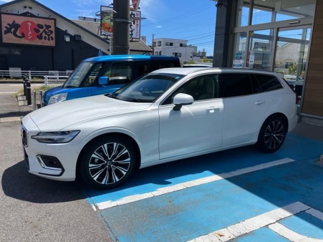 Japanese used car Ref# 1668611 VOLVO / VOLVO V60