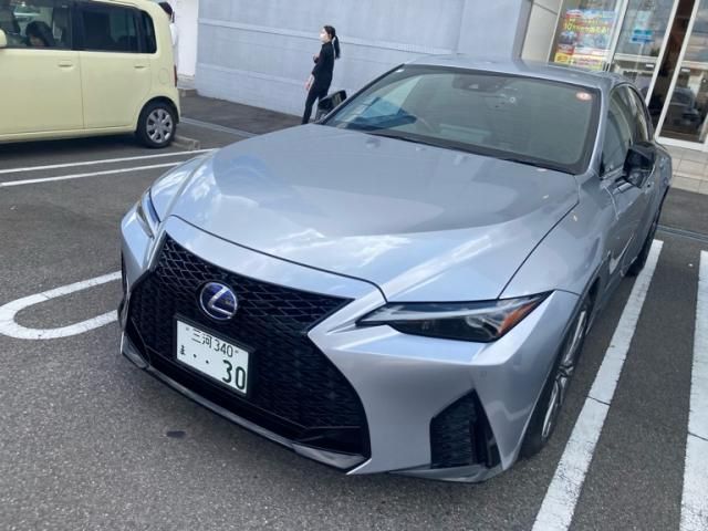 TOYOTA / LEXUS IS300h