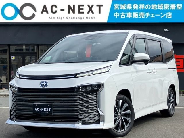 TOYOTA / VOXY HYBRID