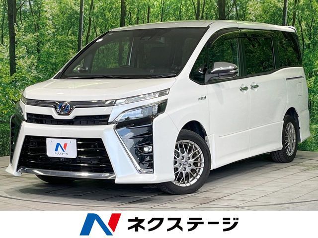 TOYOTA / VOXY HYBRID