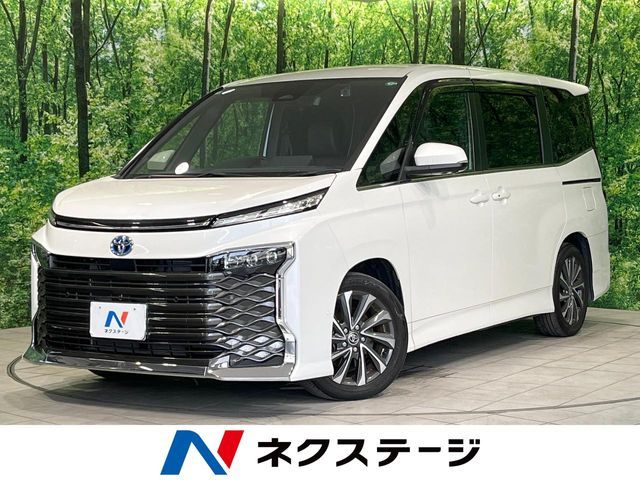 TOYOTA / VOXY HYBRID