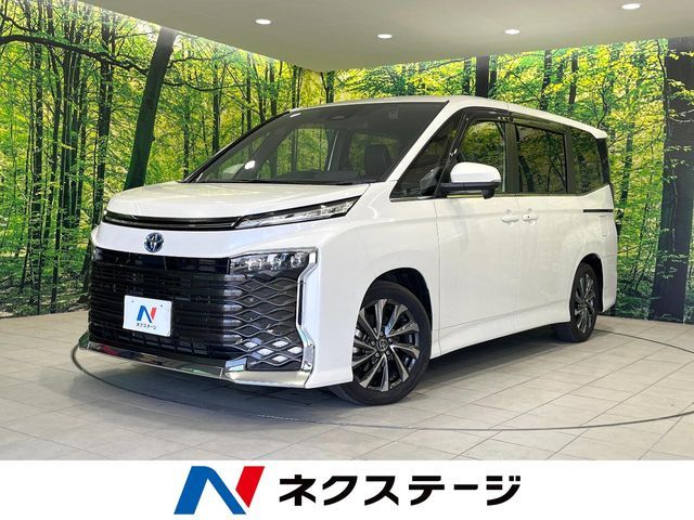 TOYOTA / VOXY HYBRID
