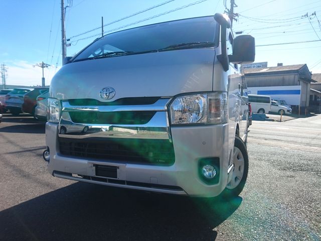 TOYOTA / HIACE van 2WD
