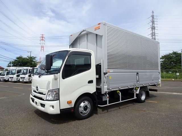 Japanese used car Ref# 1669424 HINO / DUTRO