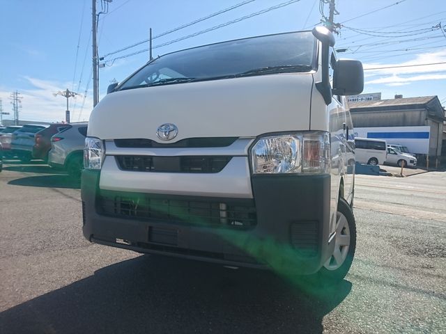TOYOTA / HIACE van 4WD