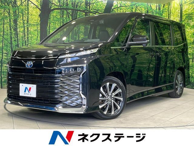 TOYOTA / VOXY HYBRID