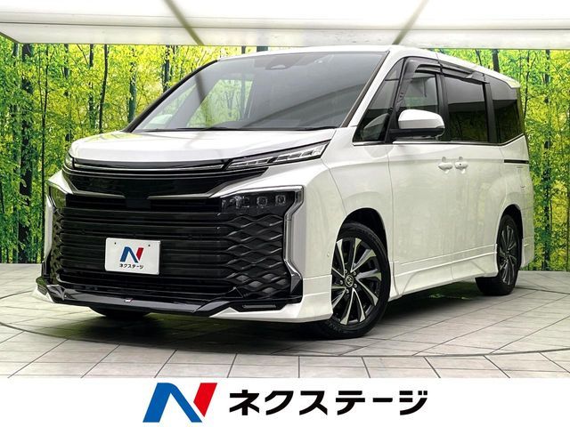 TOYOTA / VOXY HYBRID