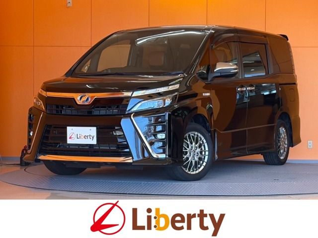 TOYOTA / VOXY HYBRID