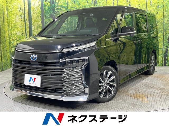 TOYOTA / VOXY HYBRID