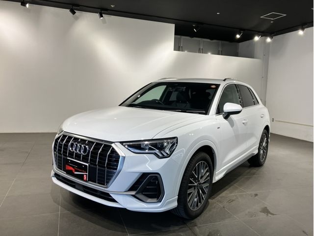 AUDI / AUDI Q3