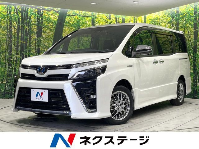 TOYOTA / VOXY HYBRID