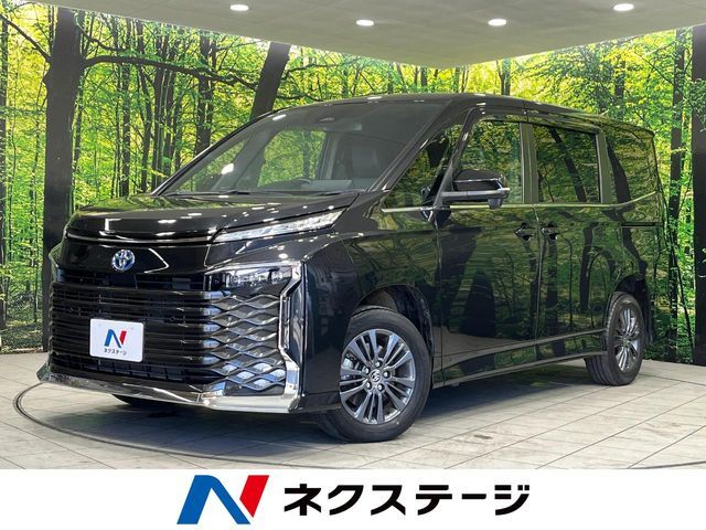 TOYOTA / VOXY HYBRID 4WD
