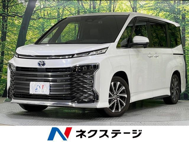TOYOTA / VOXY HYBRID