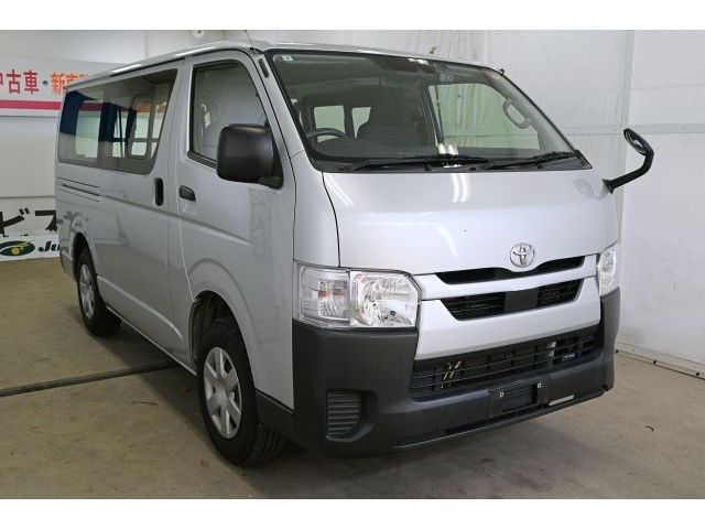 Japanese used car Ref# 1671680 TOYOTA / HIACE van 4WD