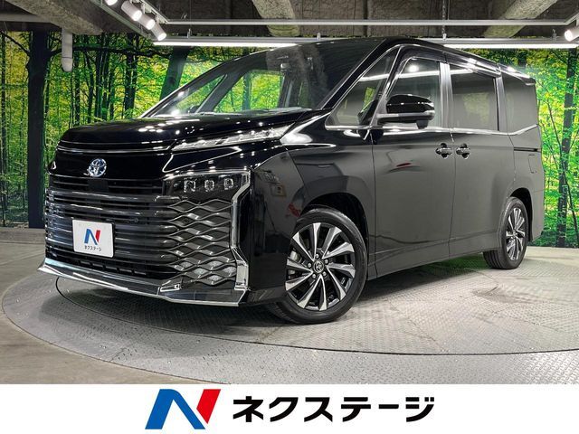TOYOTA / VOXY HYBRID