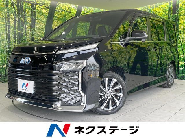 TOYOTA / VOXY HYBRID