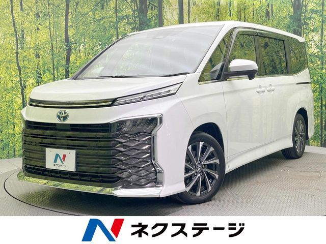 TOYOTA / VOXY HYBRID