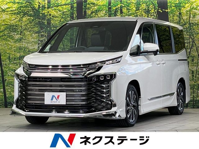 TOYOTA / VOXY HYBRID