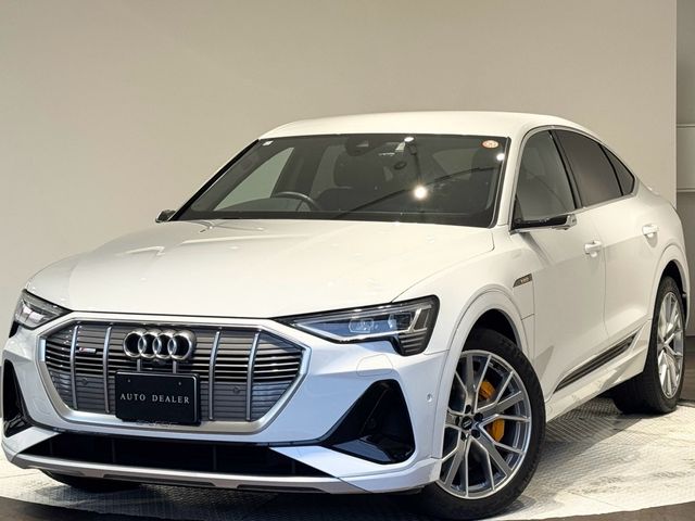 AUDI / AUDI e-tron SPORTBACK