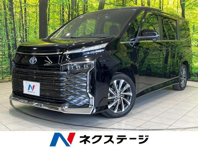 TOYOTA / VOXY HYBRID