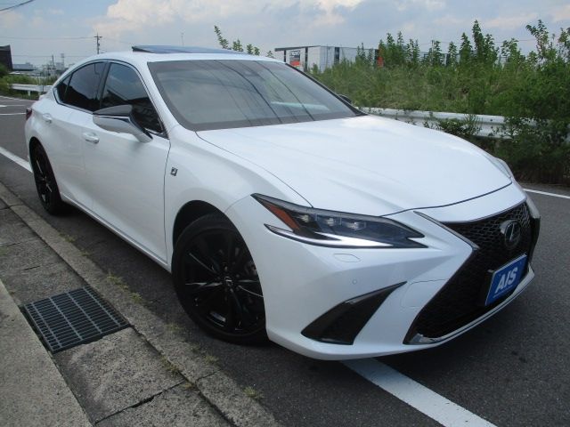 Japanese used car Ref# 1673476 TOYOTA / LEXUS ES300h