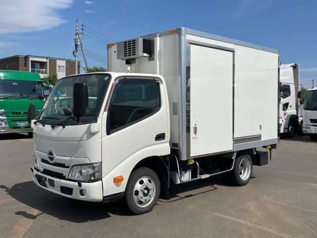 Japanese used car Ref# 1673767 HINO / DUTRO
