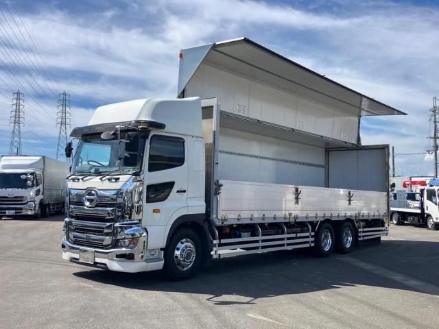Japanese used car Ref# 1673771 HINO / PROFIA