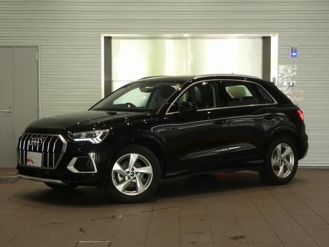 AUDI / AUDI Q3
