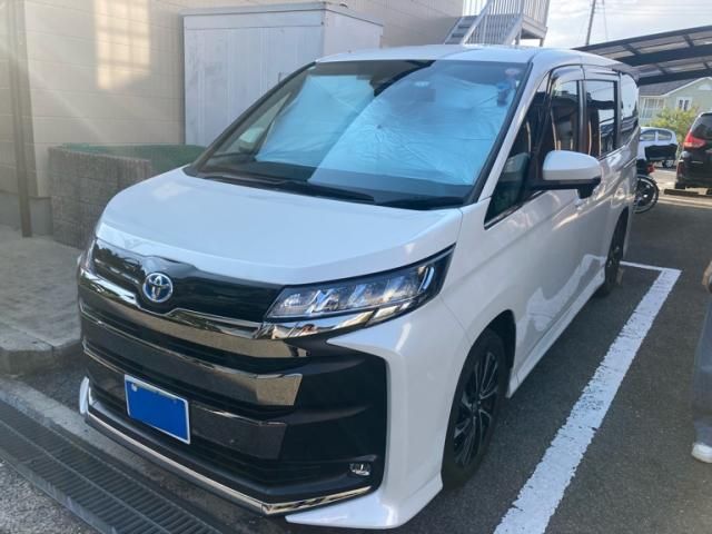 TOYOTA / NOAH HYBRID