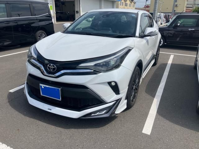 Japanese used car Ref# 1674244 TOYOTA / C-HR 4WD