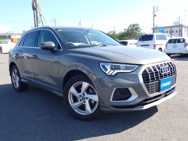 AUDI / AUDI Q3