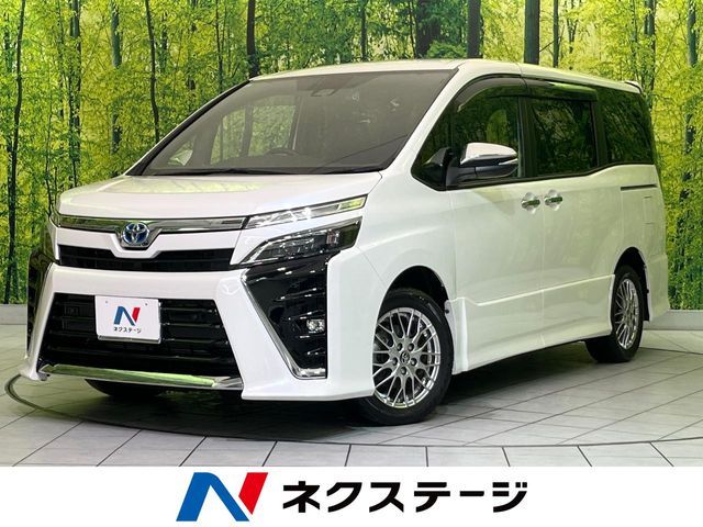 TOYOTA / VOXY HYBRID