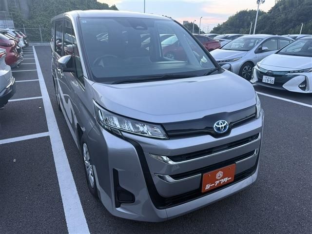 TOYOTA / NOAH