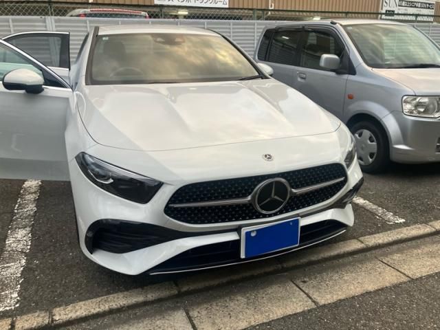 MERCEDES BENZ / MERCEDES BENZ A class sedan