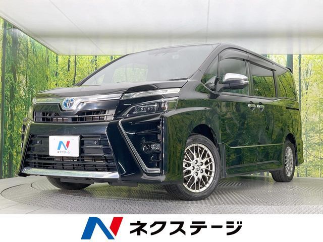 TOYOTA / VOXY HYBRID