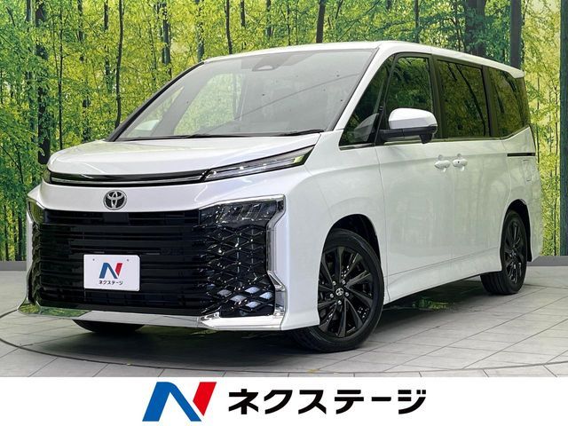 TOYOTA / VOXY HYBRID