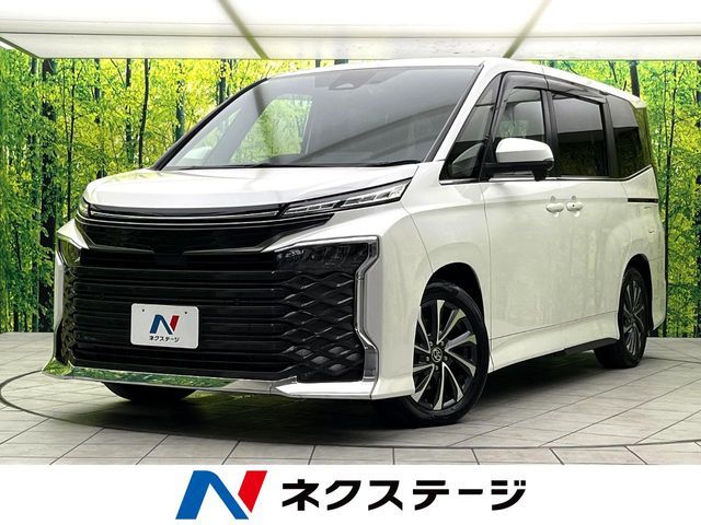 TOYOTA / VOXY HYBRID