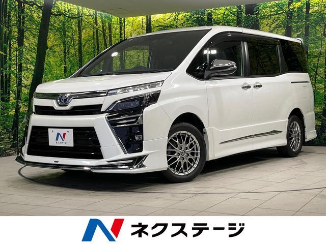 TOYOTA / VOXY HYBRID
