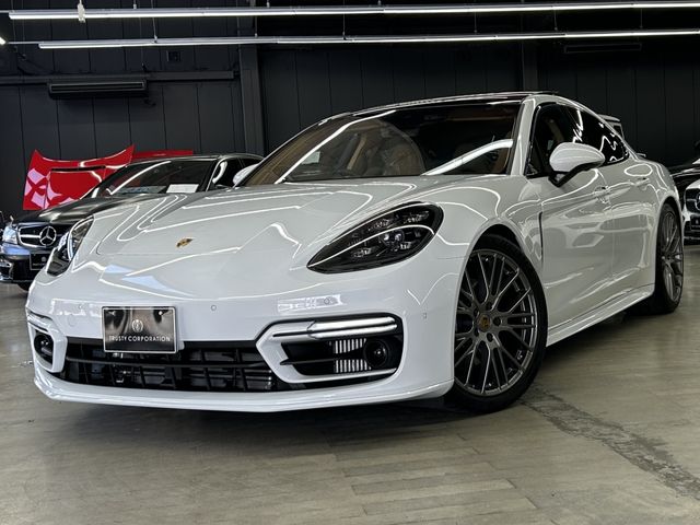PORSCHE / PORSCHE PANAMERA