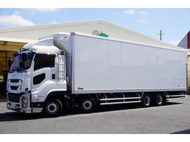 ISUZU / GIGA