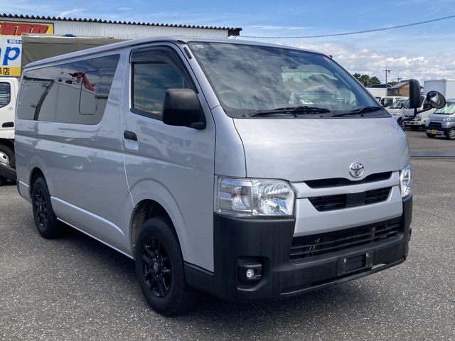 TOYOTA / HIACE van 4WD